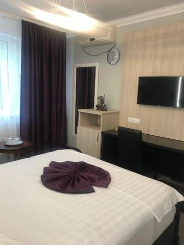 Фото номера Номер с кроватью размера «queen-size» Отель Hotel Bulevard Prestige г. Слатина 3